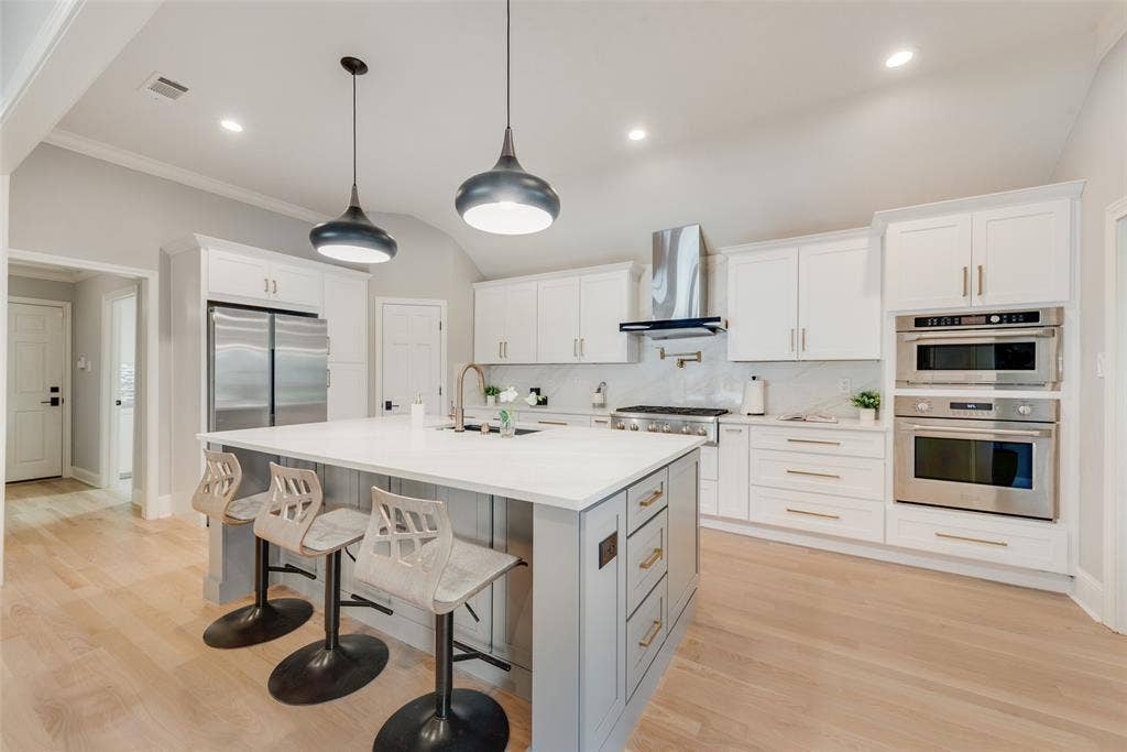 6902 Deloache Avenue, Dallas, TX 75225 6902 Deloache Avenue, Dallas, TX 75225