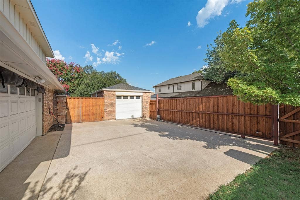 6902 Deloache Avenue, Dallas, TX 75225 6902 Deloache Avenue, Dallas, TX 75225