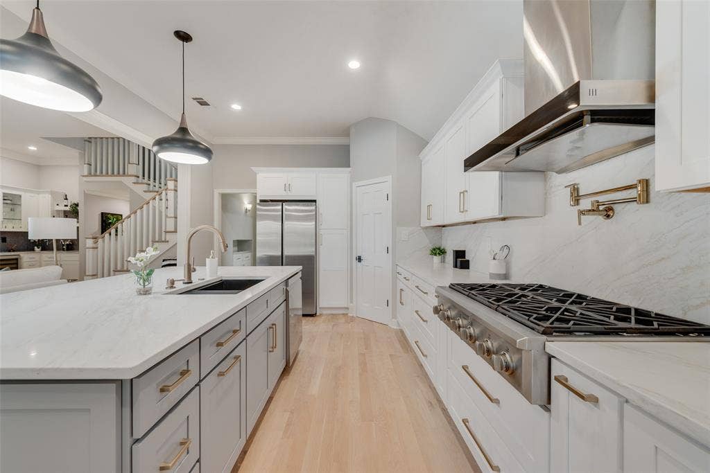 6902 Deloache Avenue, Dallas, TX 75225 6902 Deloache Avenue, Dallas, TX 75225