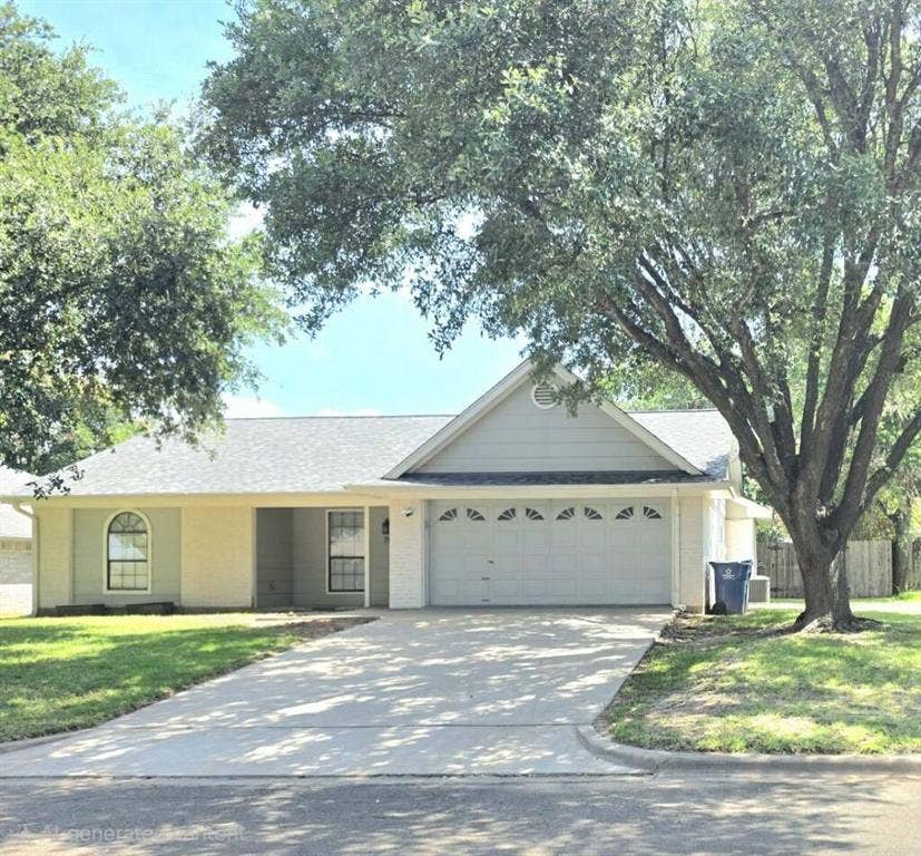 Property photo for 703 Aspen Incline Drive, Hewitt, TX