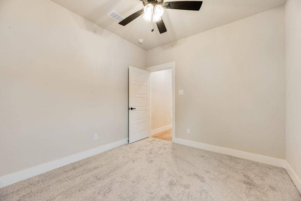 602 N 7TH Street, Midlothian, TX 76065 602 N 7TH Street, Midlothian, TX 76065