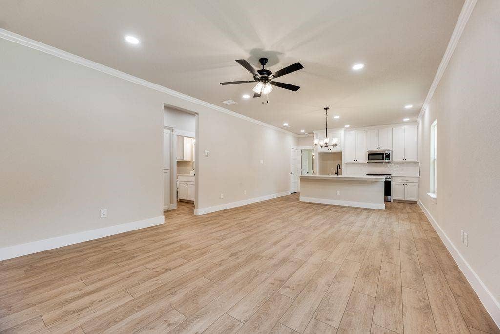 602 N 7TH Street, Midlothian, TX 76065 602 N 7TH Street, Midlothian, TX 76065