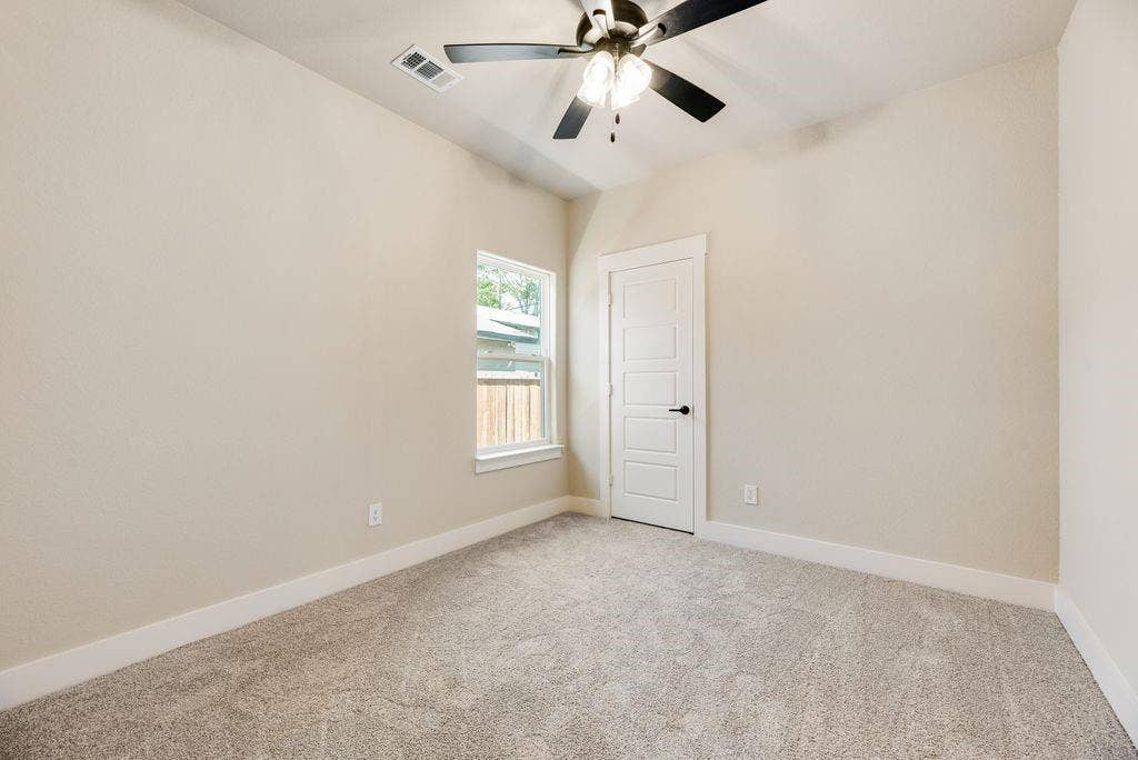 602 N 7TH Street, Midlothian, TX 76065 602 N 7TH Street, Midlothian, TX 76065