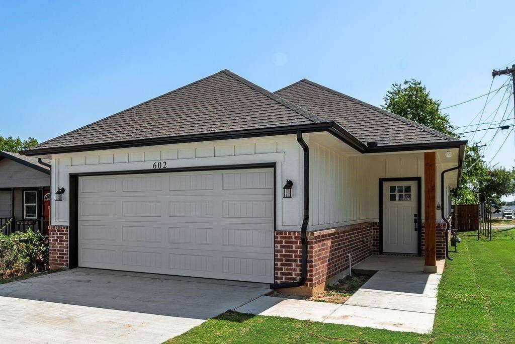 602 N 7TH Street, Midlothian, TX 76065 602 N 7TH Street, Midlothian, TX 76065