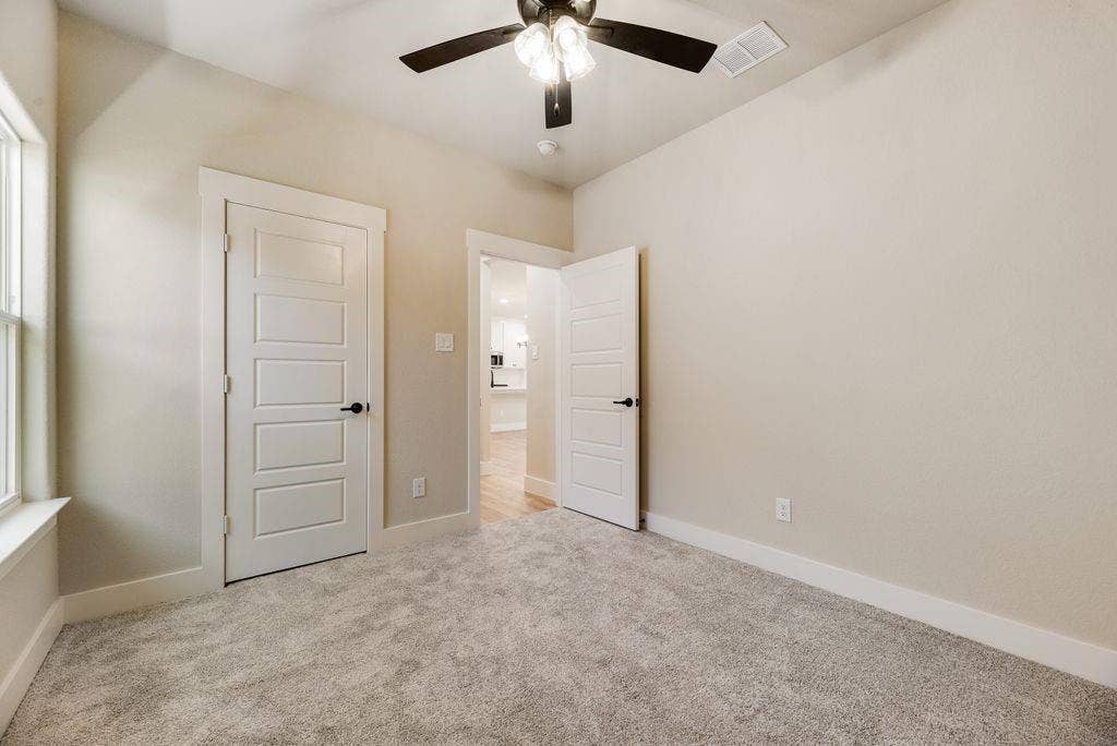 602 N 7TH Street, Midlothian, TX 76065 602 N 7TH Street, Midlothian, TX 76065