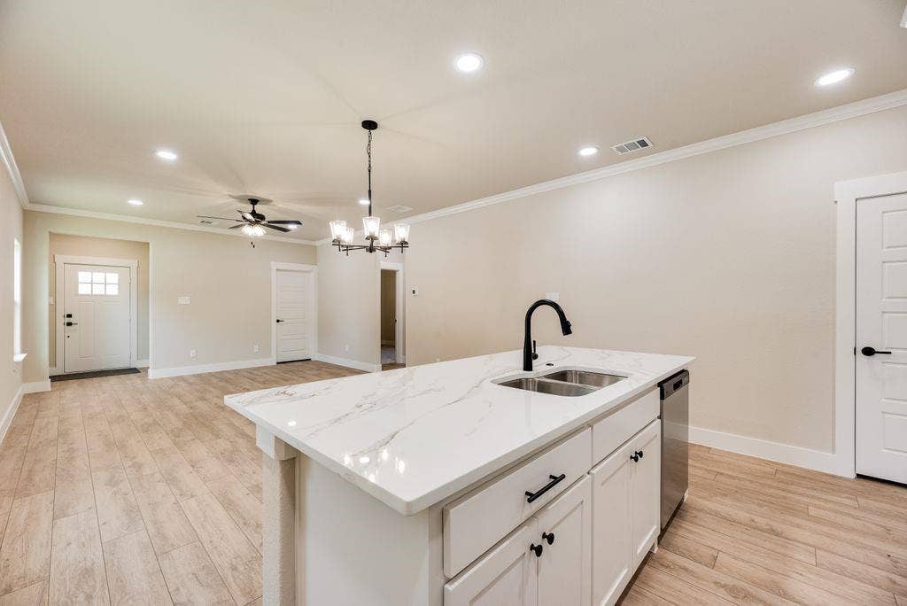 602 N 7TH Street, Midlothian, TX 76065 602 N 7TH Street, Midlothian, TX 76065