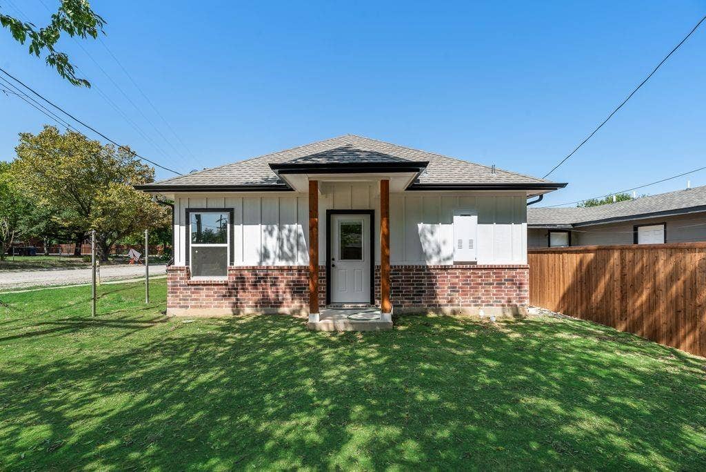 602 N 7TH Street, Midlothian, TX 76065 602 N 7TH Street, Midlothian, TX 76065