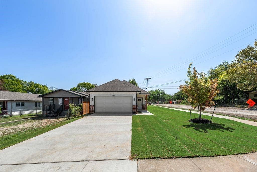 602 N 7TH Street, Midlothian, TX 76065 602 N 7TH Street, Midlothian, TX 76065