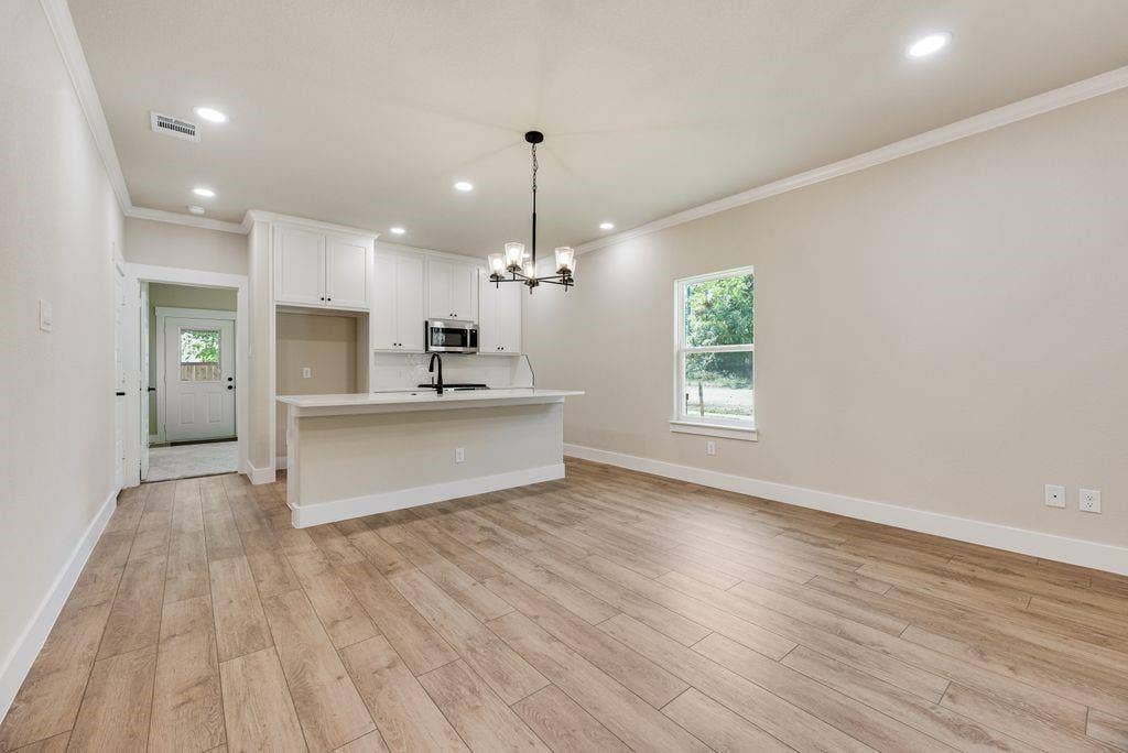 602 N 7TH Street, Midlothian, TX 76065 602 N 7TH Street, Midlothian, TX 76065