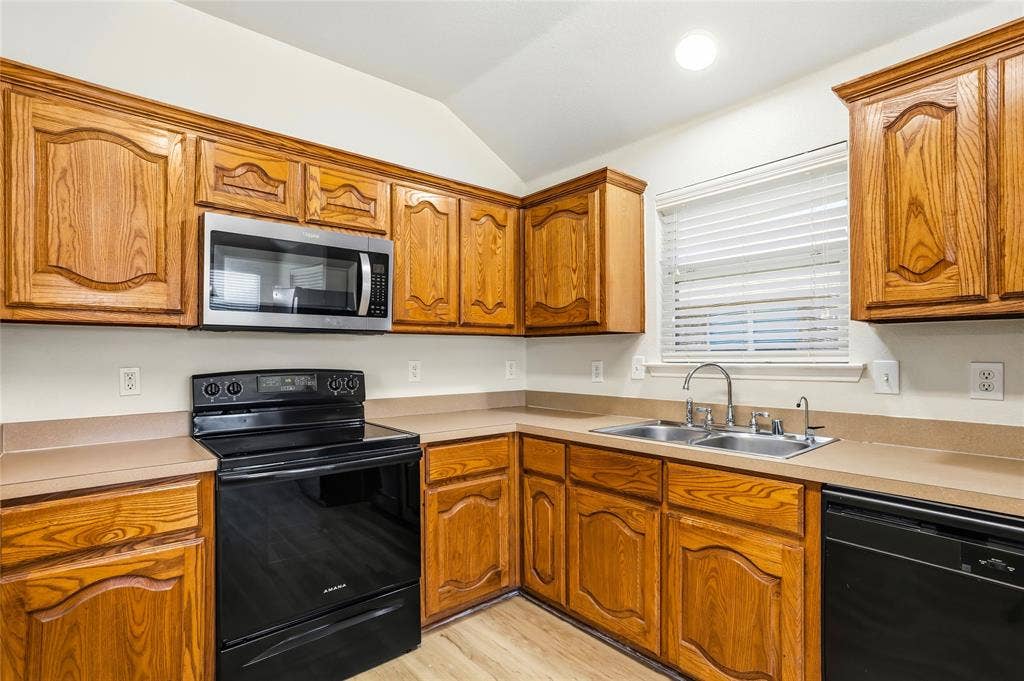 2712 Mockingbird Street, Royse City, TX 75189 2712 Mockingbird Street, Royse City, TX 75189