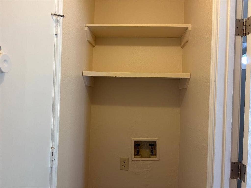 6309 Elm Springs Drive, Arlington, TX 76001 6309 Elm Springs Drive, Arlington, TX 76001