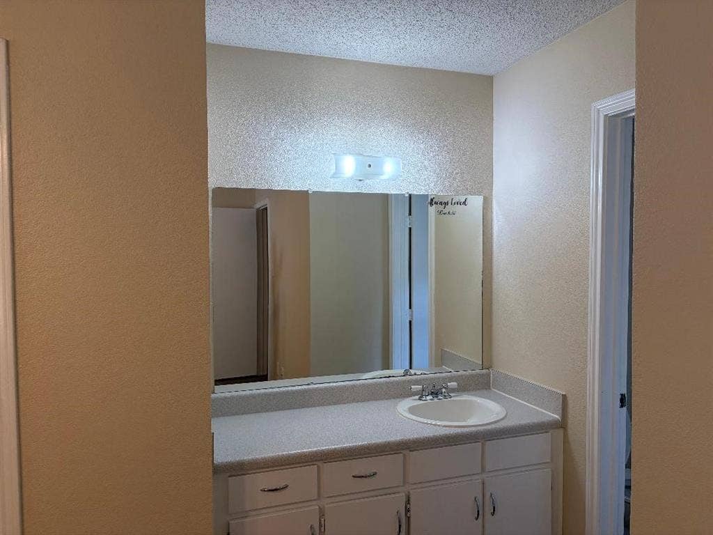 6309 Elm Springs Drive, Arlington, TX 76001 6309 Elm Springs Drive, Arlington, TX 76001
