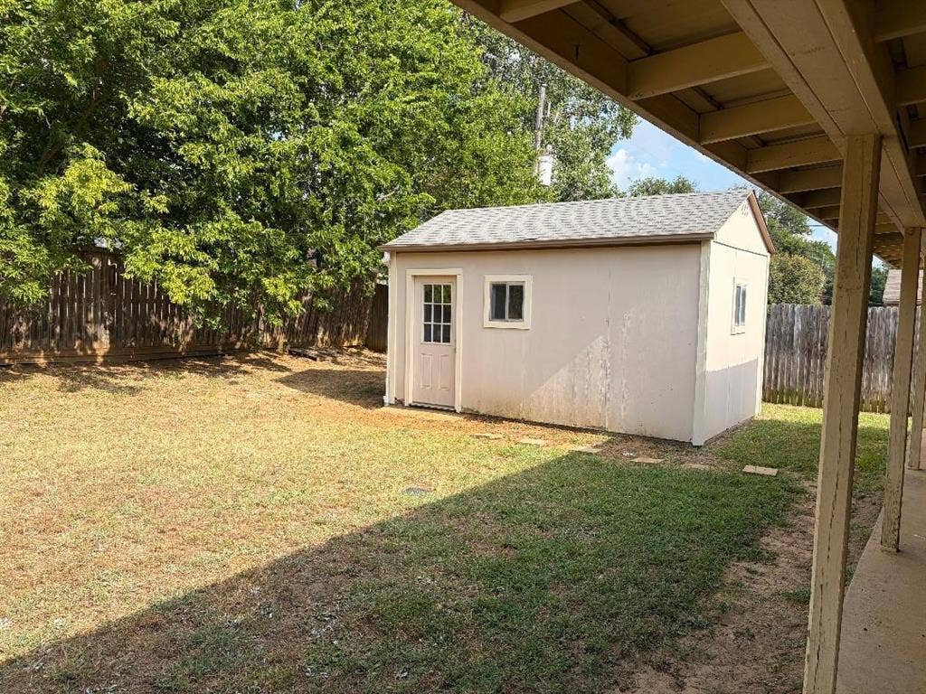 6309 Elm Springs Drive, Arlington, TX 76001 6309 Elm Springs Drive, Arlington, TX 76001