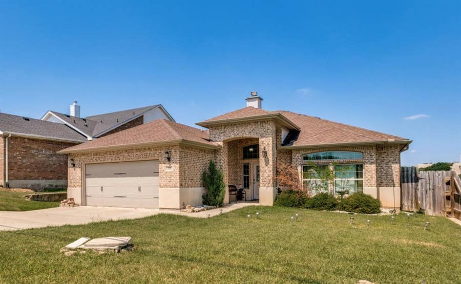 Property photo for 529 5th Street, Grand Prairie, TX