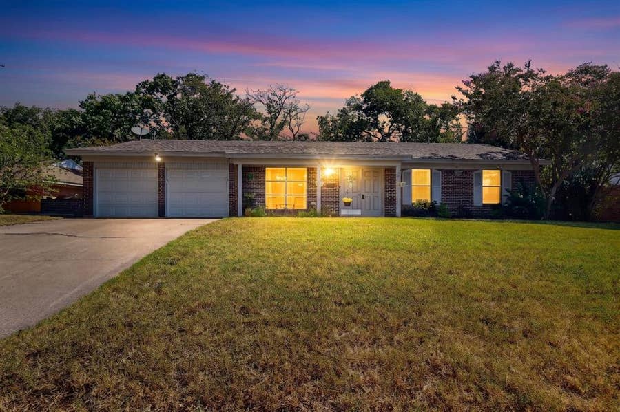 Property photo for 4513 Blue Lake Court, Fort Worth, TX