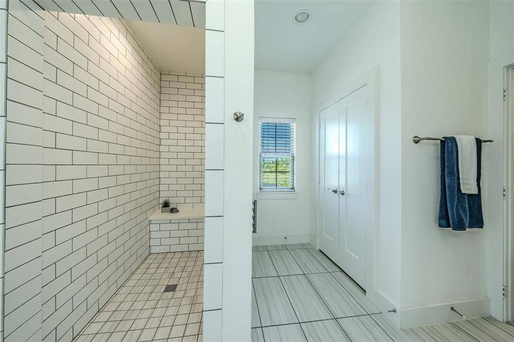 4050 Pequin Drive, Prosper, TX 75078 Oversized walk-in shower