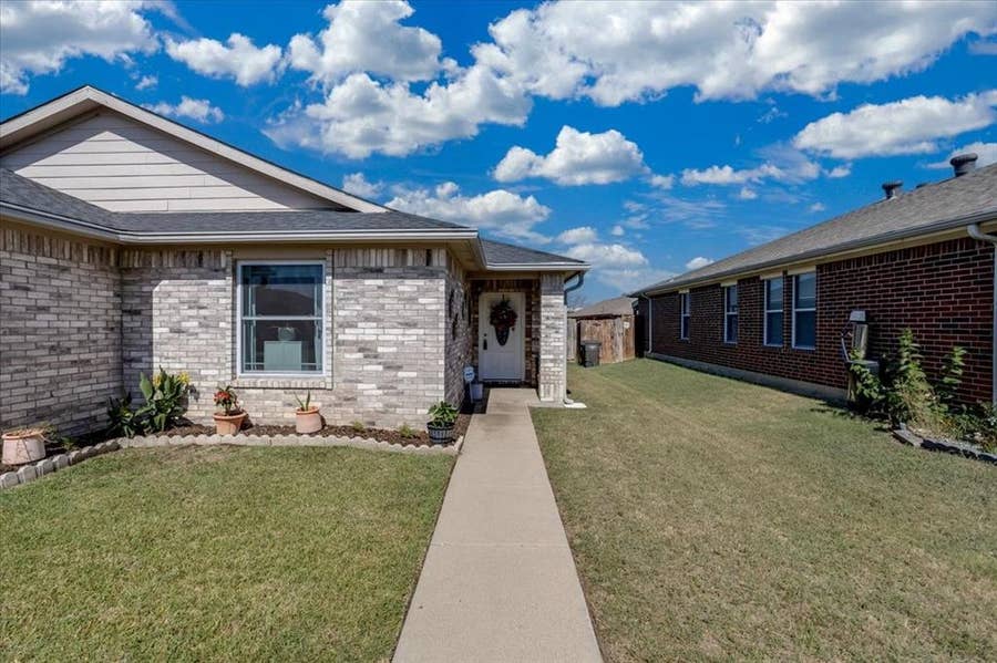 Property photo for 2612 Diver Court, Fort Worth, TX