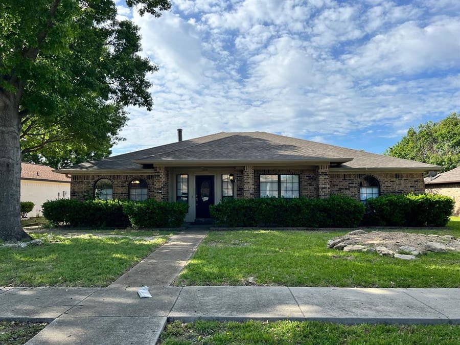 Property photo for 1004 Simon Drive, Plano, TX