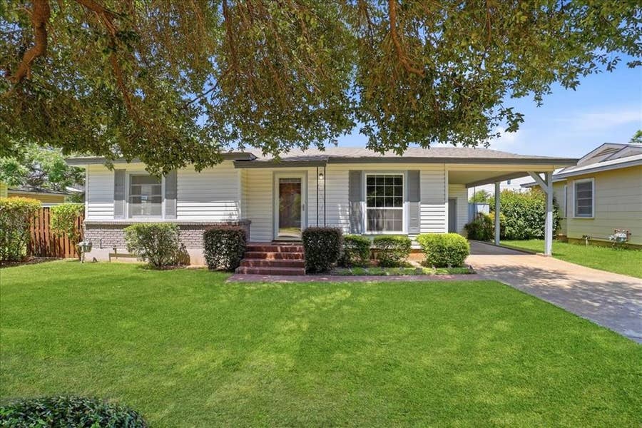 Property photo for 109 Casstevens Street, Westworth Village, TX