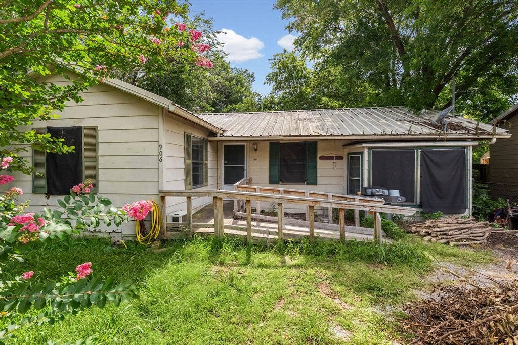906 Branch Street, Greenville, TX 75401