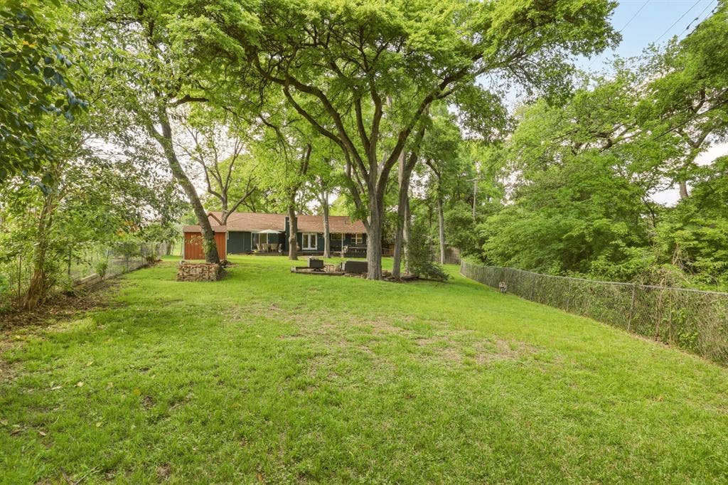 2320 Chart Drive, Dallas, TX 75228