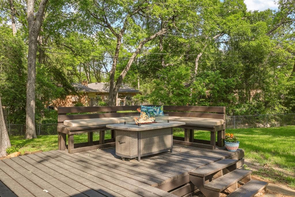 2320 Chart Drive, Dallas, TX 75228