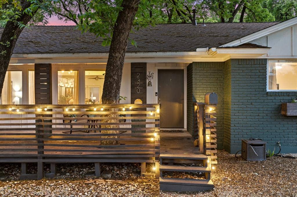2320 Chart Drive, Dallas, TX 75228