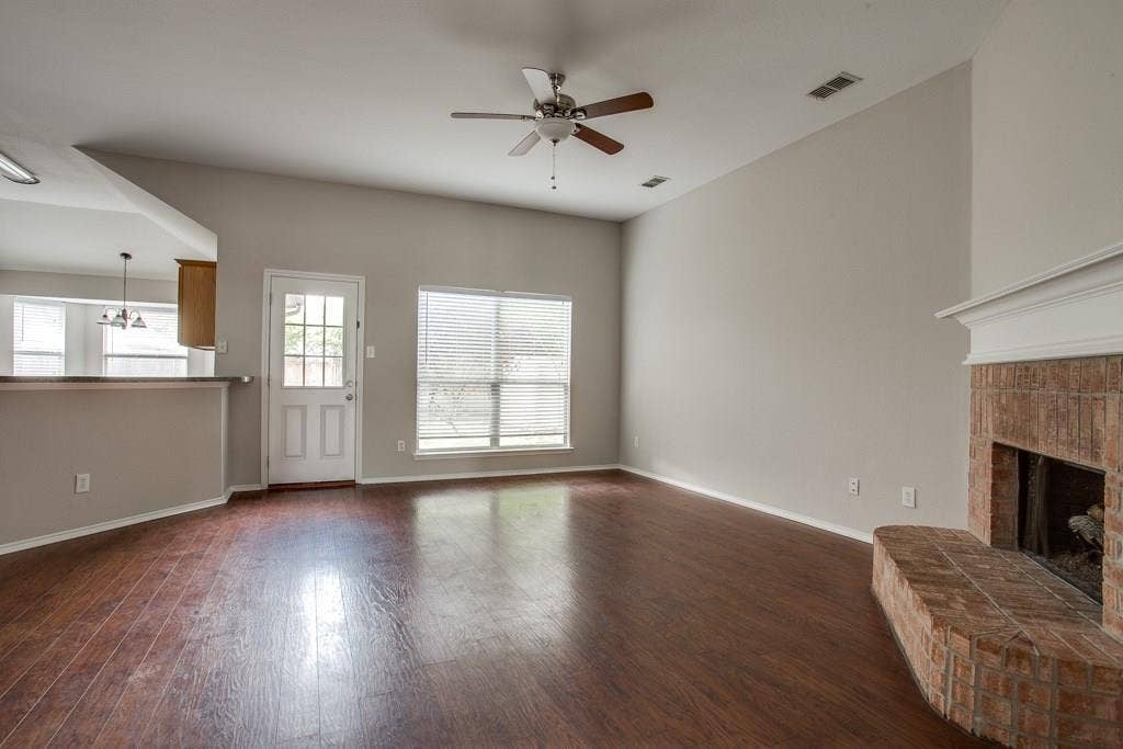 9213 Norfolk Lane, McKinney, TX 75071 Living room