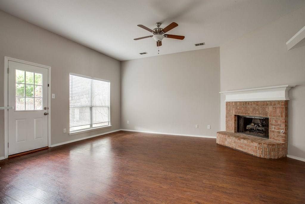 9213 Norfolk Lane, McKinney, TX 75071 Living room