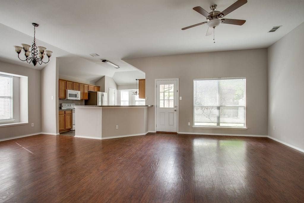 9213 Norfolk Lane, McKinney, TX 75071 Living room