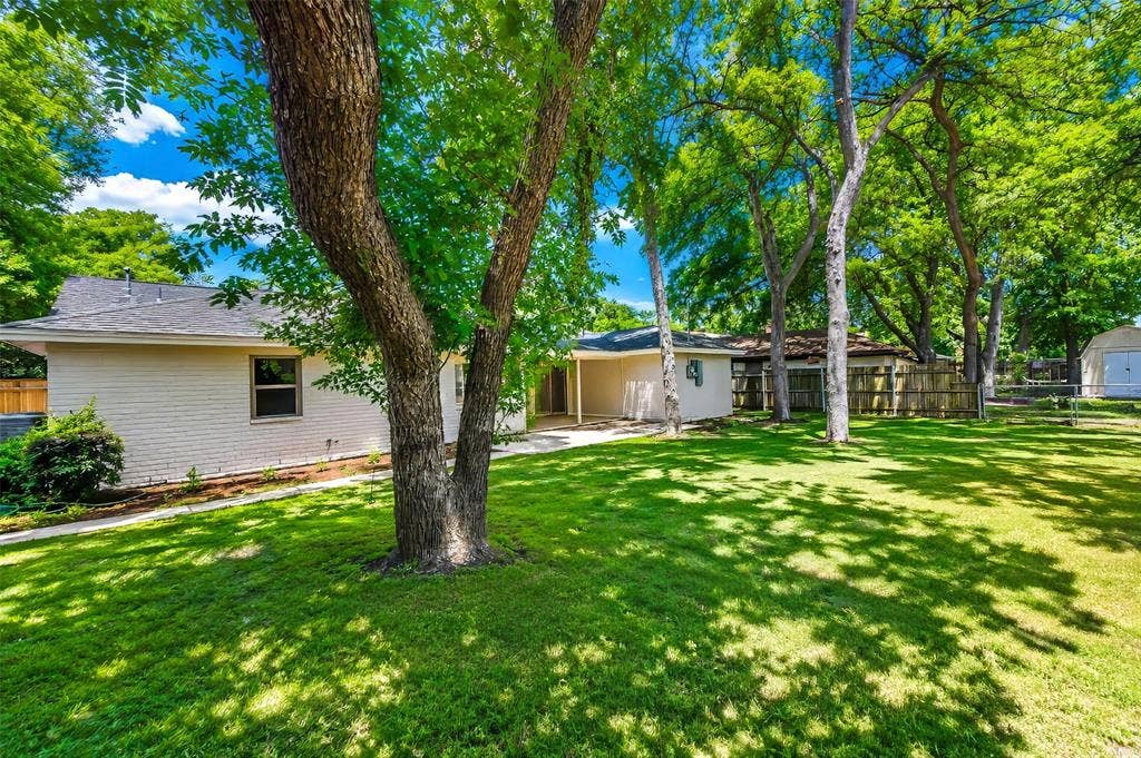 1141 Henson Drive, Hurst, TX 76053 1141 Henson Drive, Hurst, TX 76053