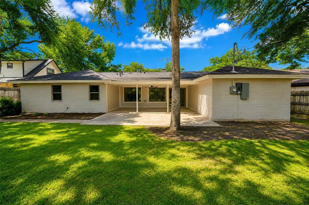 1141 Henson Drive, Hurst, TX 76053 1141 Henson Drive, Hurst, TX 76053