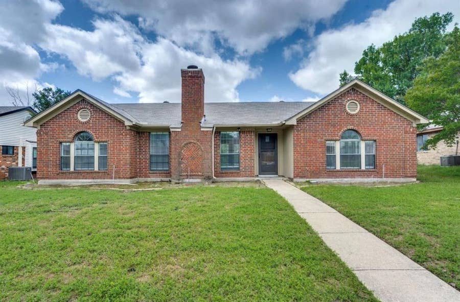 Property photo for 824 Simon Drive, Plano, TX