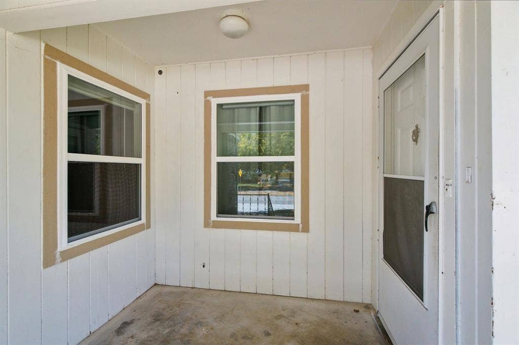726 N Carrier Parkway, Grand Prairie, TX 75050 Small porch.