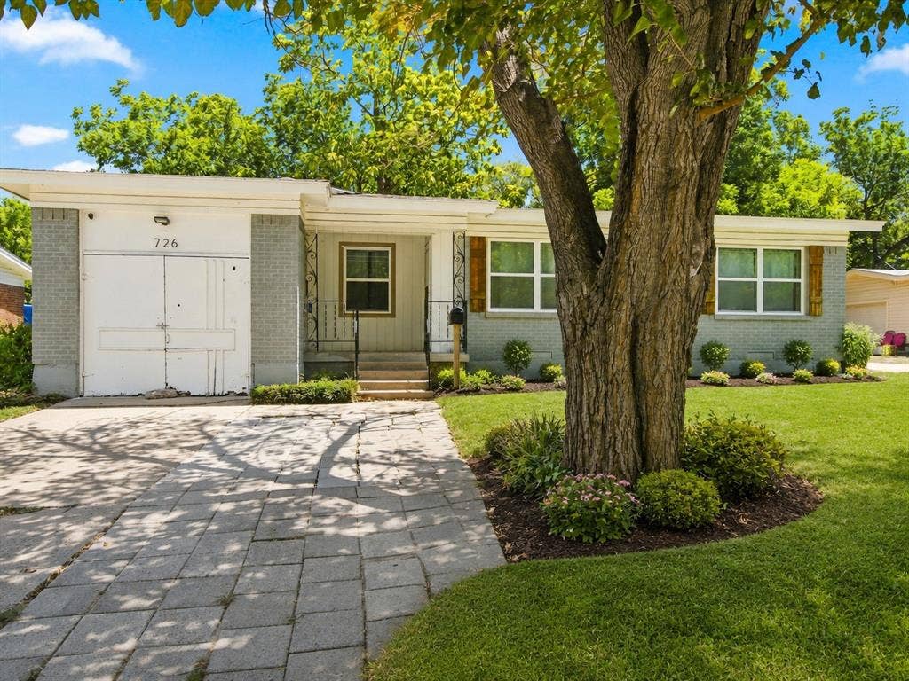726 N Carrier Parkway, Grand Prairie, TX 75050 Again, AI shows the vision.