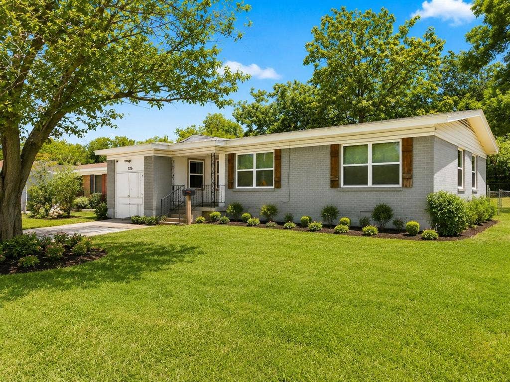 726 N Carrier Parkway, Grand Prairie, TX 75050 AI enhanced, what a difference a little TLC makes!