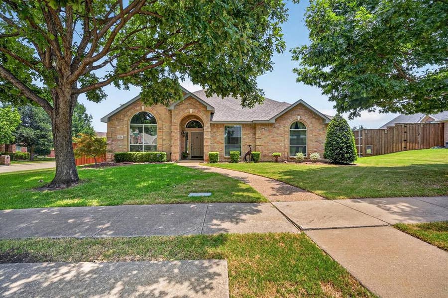 Property photo for 4106 Gulfview Drive, Rowlett, TX