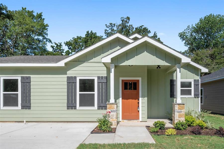 Property photo for 130 Arapaho Trail, Mabank, TX