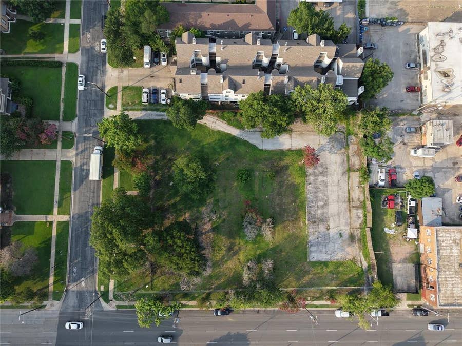 Property photo for 1000 N Peak Street, Dallas, TX