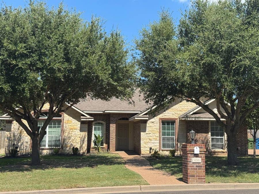 Property photo for 436 W Wall Street, Hewitt, TX