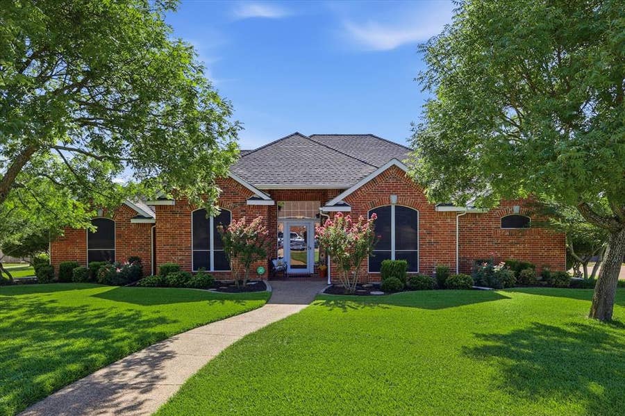 Property photo for 141 Parks Street, Midlothian, TX