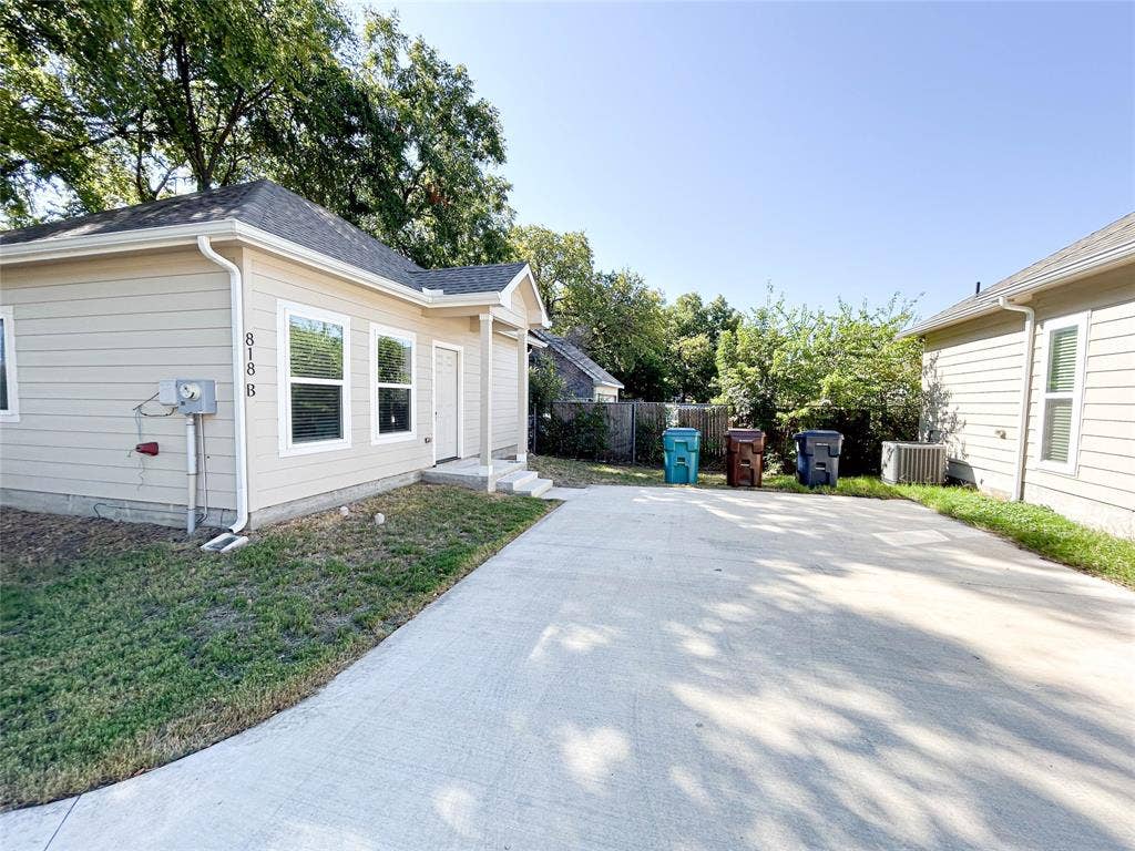 820 Rose Street, #B, Denton, TX 76209 820 Rose Street, #B, Denton, TX 76209