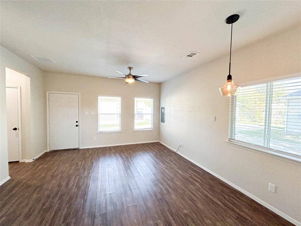 820 Rose Street, #B, Denton, TX 76209 820 Rose Street, #B, Denton, TX 76209