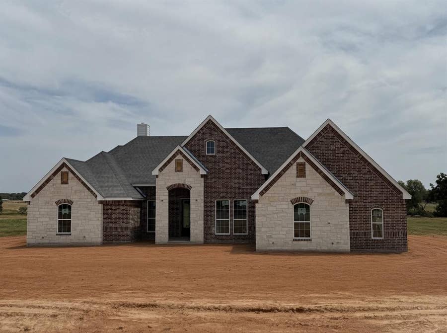 Property photo for 127 Guynell, Decatur, TX