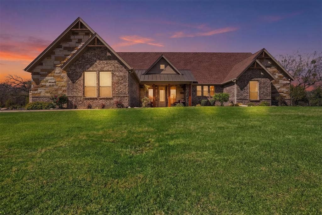 3832 Legend Trail, Granbury, TX 76049 3832 Legend Trail, Granbury, TX 76049