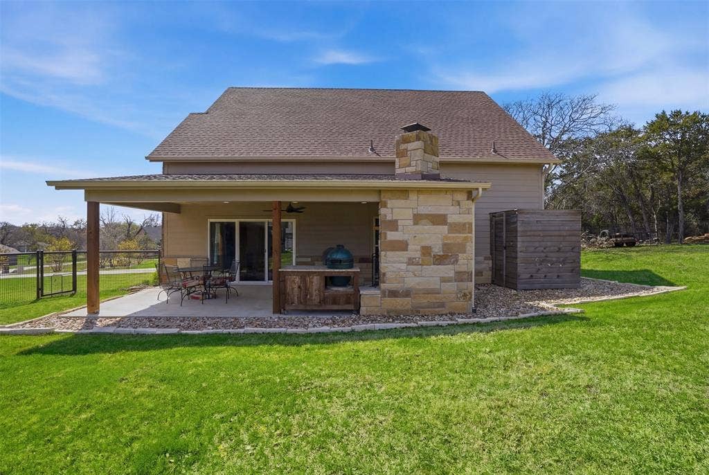 3832 Legend Trail, Granbury, TX 76049 Outdoor kitchen area of ADU.