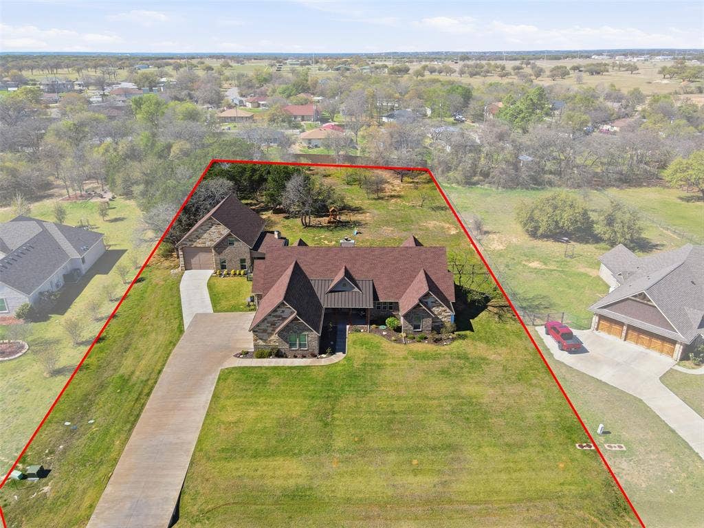 3832 Legend Trail, Granbury, TX 76049 Over 1.2 acres of pure beauty.