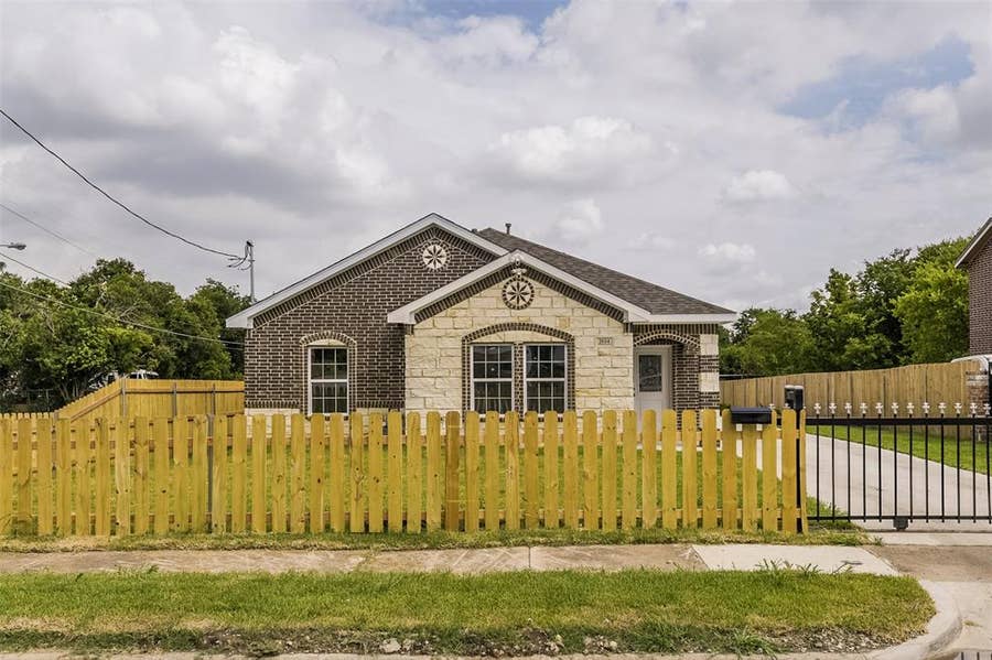 Property photo for 2614 Marjorie Avenue, Dallas, TX
