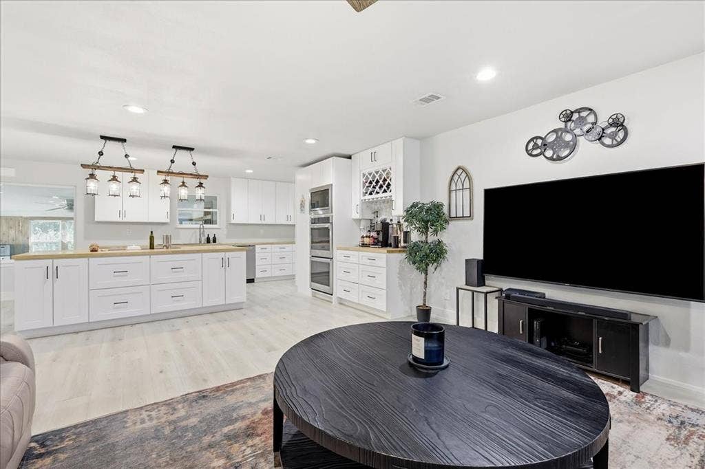 3533 Granada Drive, Richland Hills, TX 76118 from the living room to the kitchen and pantry area