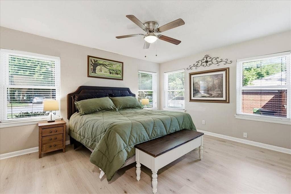 3533 Granada Drive, Richland Hills, TX 76118 very spacious and plenty of natural lighting.